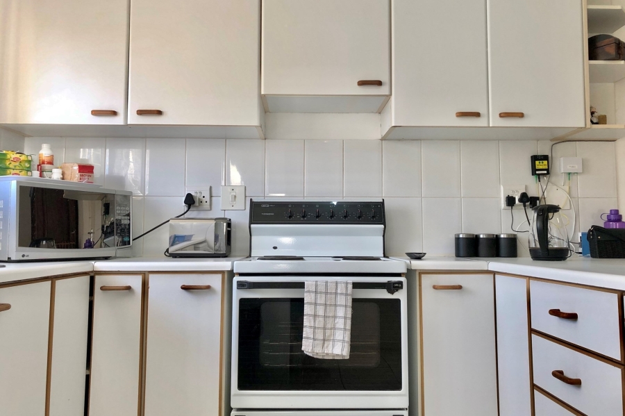To Let 2 Bedroom Property for Rent in Sunningdale Western Cape